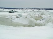 L’eau de la rivière Koksoak se libère, Avril